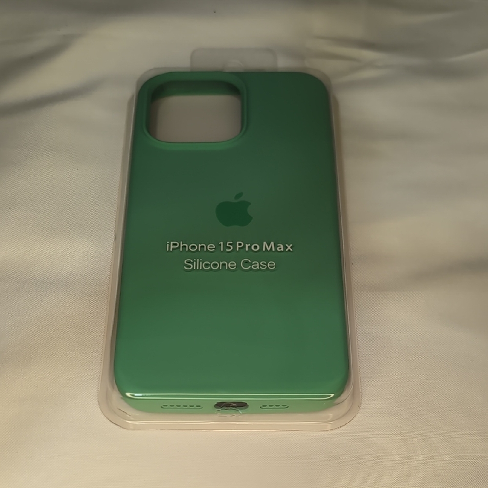 Apple iPhone 15 Pro Max Silicone Cover - Mint